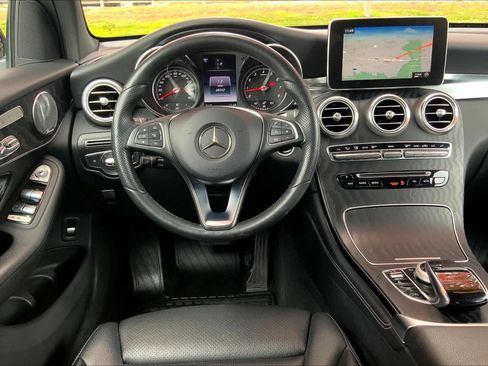 Used 2017 Mercedes-Benz GLC 300 4MATIC image 5