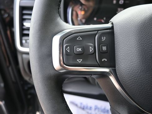 Used 2025 RAM 2500 Laramie AWD/4WD image 40