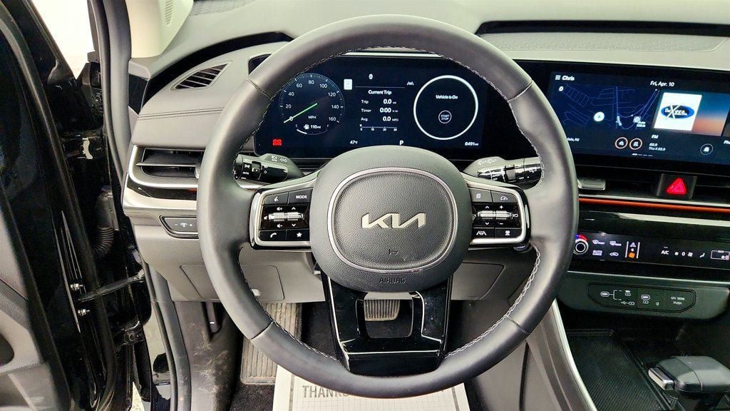 Used 2025 Kia Carnival SX Prestige FWD image 14