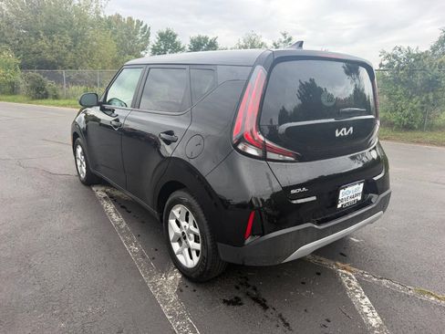 Used 2023 Kia Soul LX w/ Option Group 015 FWD image 9