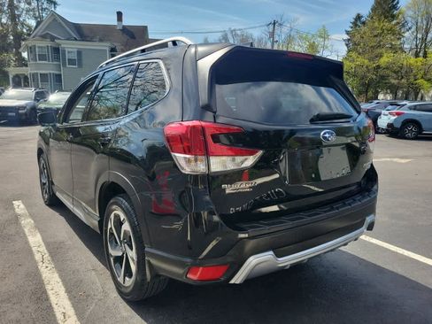 Used 2023 Subaru Forester Touring image 6