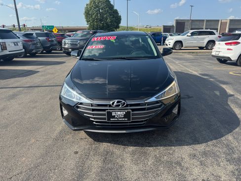 Used 2020 Hyundai Elantra SE w/ Cargo Package (C1) FWD image 2