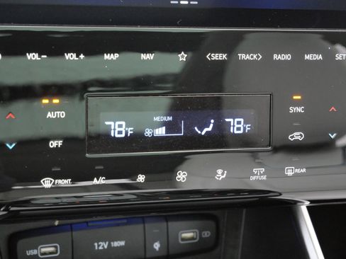 Certified 2024 Hyundai Tucson Limited image 24