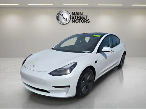 Used 2023 Tesla Model 3 Standard Range RWD image 1