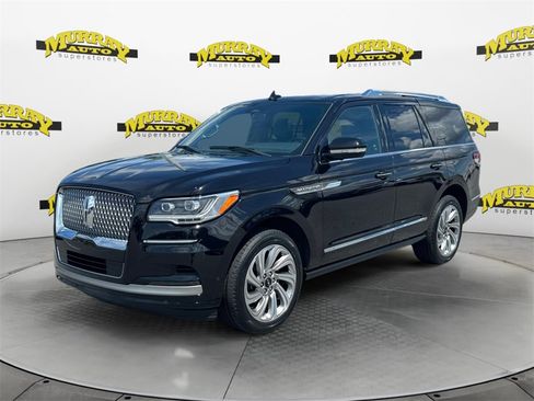 Used 2024 Lincoln Navigator Premiere image 1