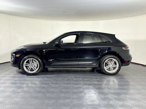 Certified 2024 Porsche Macan AWD/4WD image 2