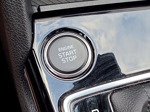 Used 2025 Kia Sportage EX w/ Premium Package FWD image 26