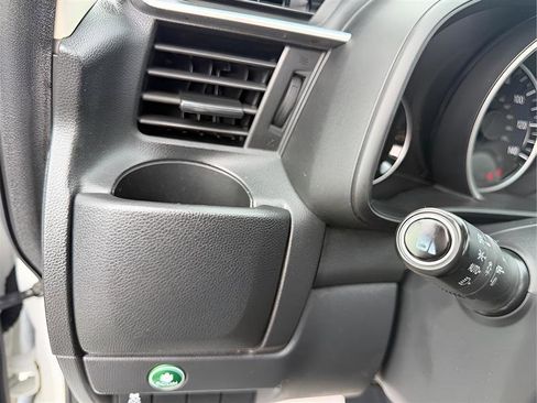 Used 2015 Honda Fit EX image 27