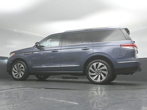 Certified 2023 Lincoln Navigator Reserve AWD/4WD image 42
