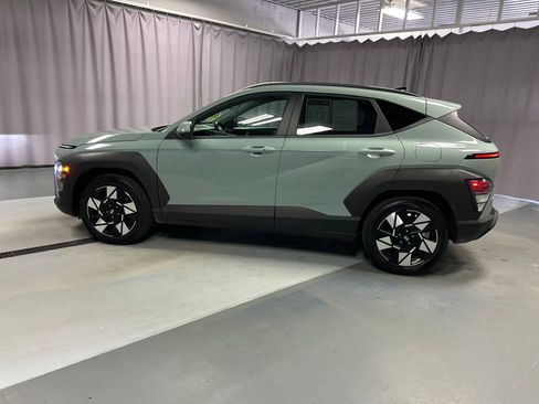 Used 2025 Hyundai Kona SEL image 4