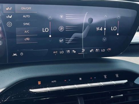 New 2026 Buick Enclave Avenir image 16