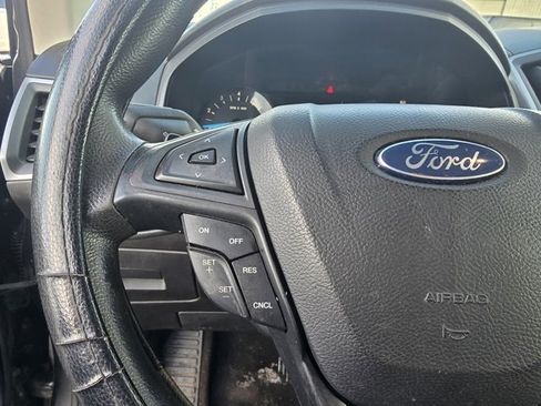 Used 2017 Ford Edge SE image 24