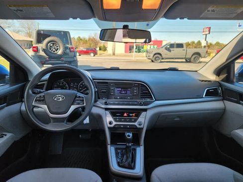 Used 2017 Hyundai Elantra SE FWD image 15