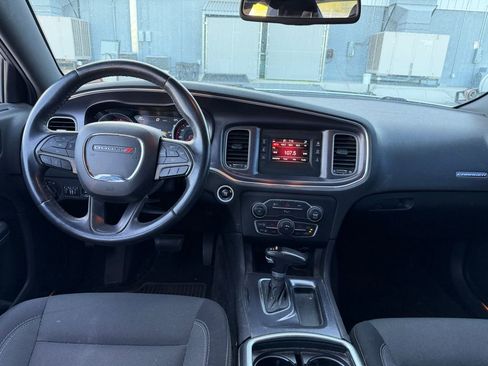 Used 2016 Dodge Charger SE w/ Popular Equipment Group RWD image 7
