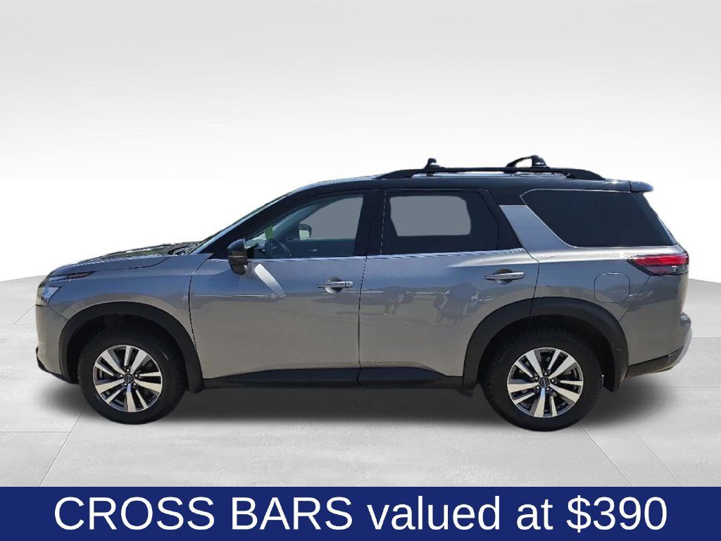 Used 2022 Nissan Pathfinder SL AWD/4WD image 2