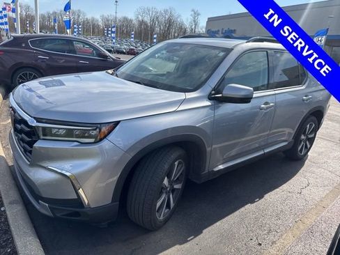 Used 2023 Honda Pilot Touring image 2