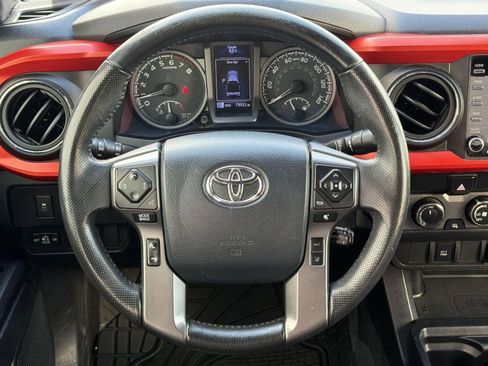 Used 2020 Toyota Tacoma TRD Sport AWD/4WD image 16