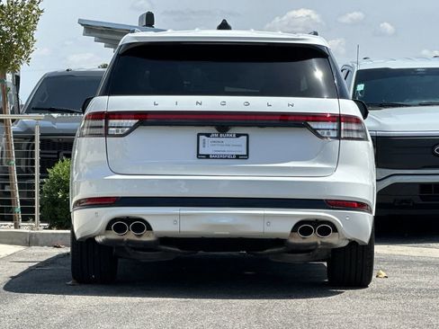 Certified 2025 Lincoln Aviator Reserve w/ Equipment Group 201A AWD/4WD image 4