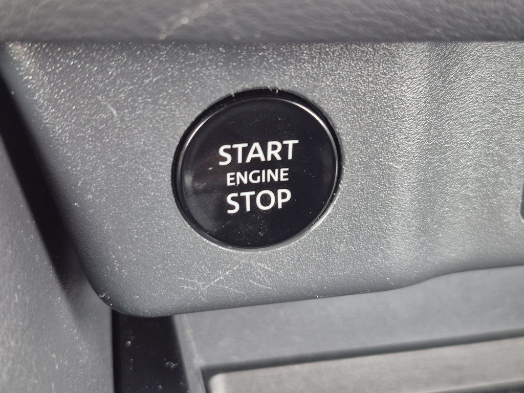 Used 2025 Nissan Rogue SV AWD/4WD image 23