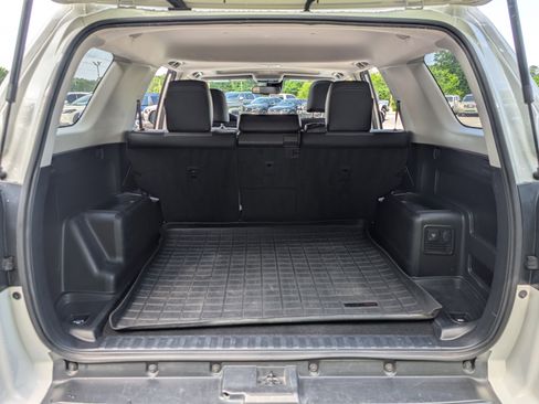 Used 2020 Toyota 4Runner SR5 Premium w/ Moonroof Package RWD image 19