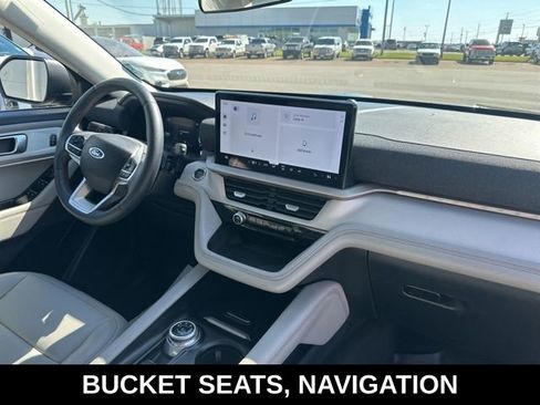 Used 2025 Ford Explorer Active w/ Active Comfort Package AWD/4WD image 2