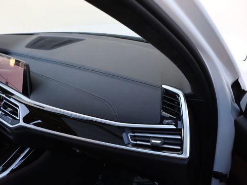 Used 2020 BMW X7 M50i w/ Cold Weather Package image 56