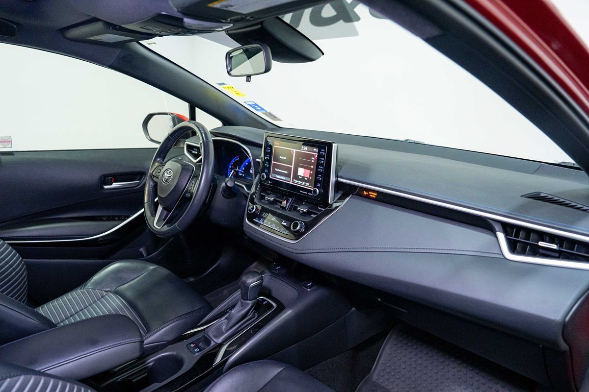 Used 2020 Toyota Corolla XSE FWD image 18