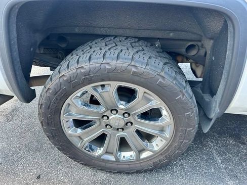 Used 2018 GMC Sierra 1500 Denali w/ Denali Ultimate Package AWD/4WD image 12