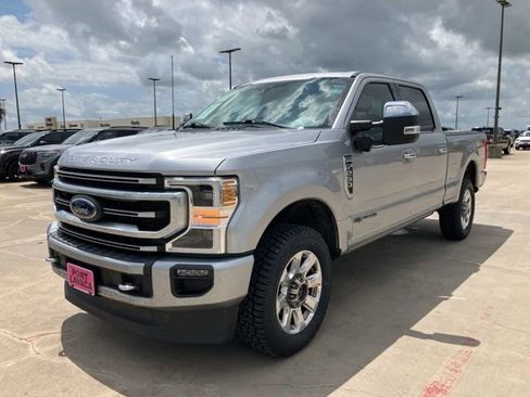 Used 2022 Ford F250 Platinum w/ FX4 Off-Road Package AWD/4WD image 3