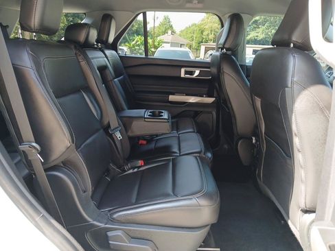 Used 2022 Ford Explorer XLT w/ Equipment Group 202A RWD image 15