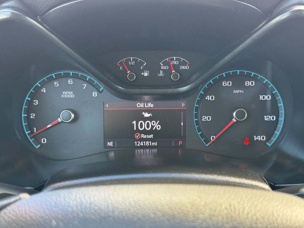 Used 2021 Chevrolet Colorado Z71 w/ Safety Package AWD/4WD image 35