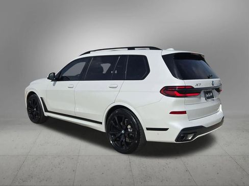 Used 2024 BMW X7 xDrive40i w/ M Sport Package AWD/4WD image 4