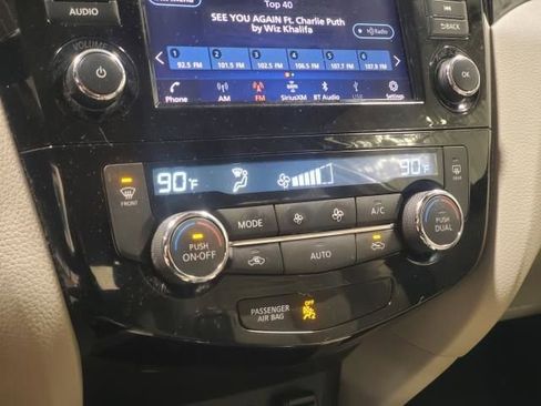 Used 2022 Nissan Rogue Sport SL image 29