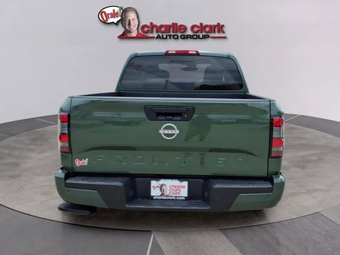 Used 2025 Nissan Frontier SV RWD image 4