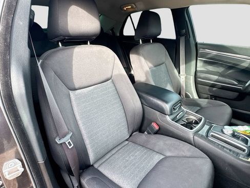 Used 2022 Chrysler 300 Touring w/ Sport Appearance Package RWD image 26