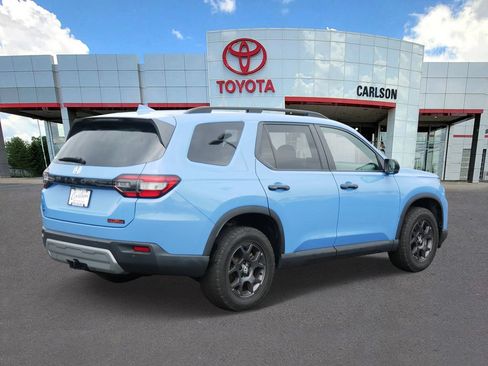 Used 2024 Honda Pilot TrailSport image 5
