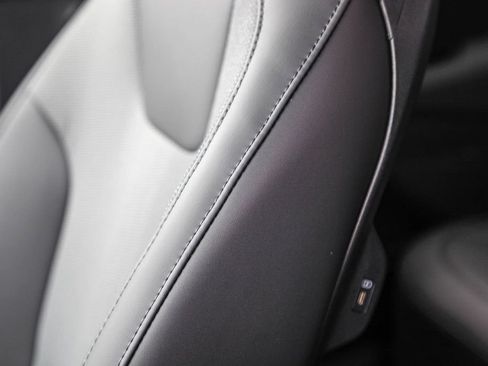 Certified 2025 Kia Niro EX Touring FWD image 20