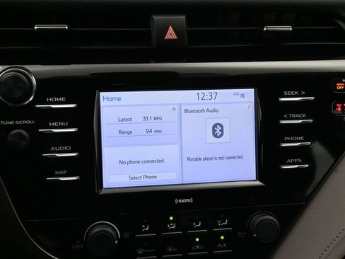 Used 2020 Toyota Camry LE w/ Convenience Package FWD image 19