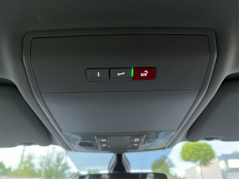 Used 2021 Volkswagen Atlas S image 30