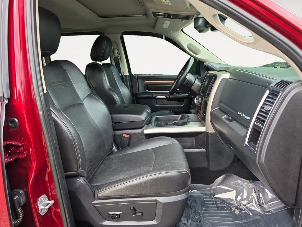 Used 2016 RAM 1500 Laramie w/ Convenience Group AWD/4WD image 15