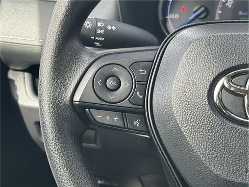 Used 2025 Toyota RAV4 XLE image 22