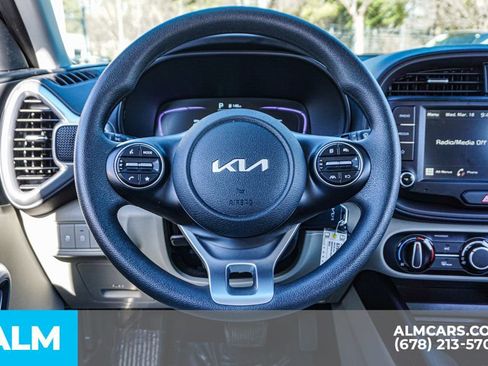 Used 2025 Kia Soul LX FWD image 29