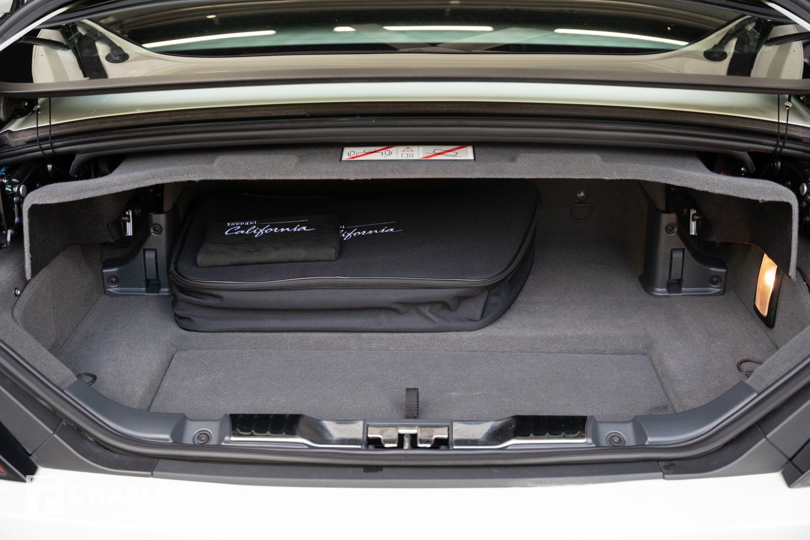 Used 2014 Ferrari California RWD image 37
