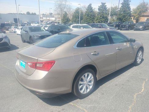 Used 2025 Chevrolet Malibu LT FWD image 8