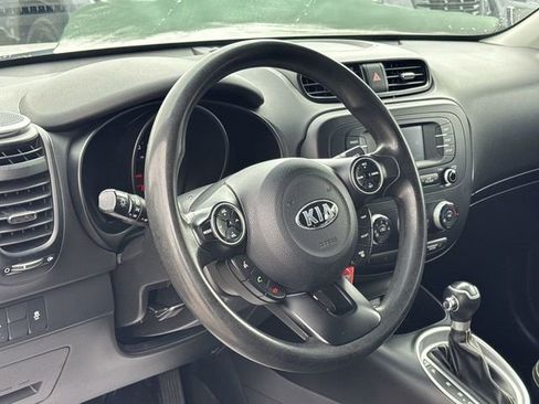 Used 2016 Kia Soul + FWD image 16