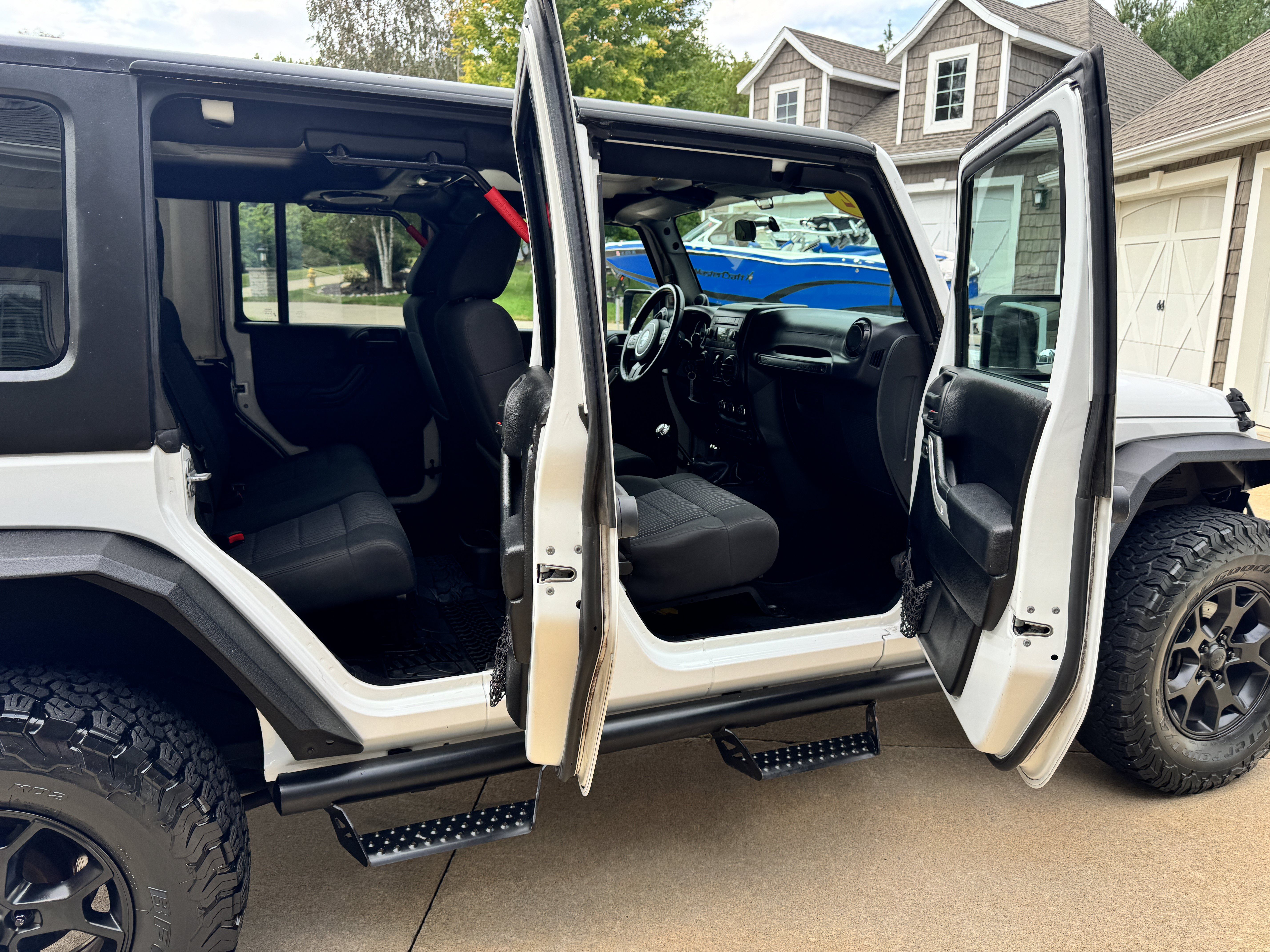 Used 2012 Jeep Wrangler Unlimited Sport AWD/4WD image 18