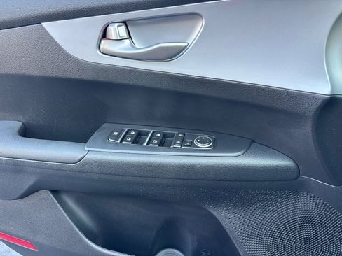Used 2024 Kia Forte LXS FWD image 17