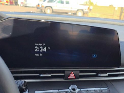 Used 2024 Hyundai Elantra SEL FWD image 19
