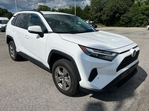Used 2024 Toyota RAV4 XLE AWD/4WD image 3