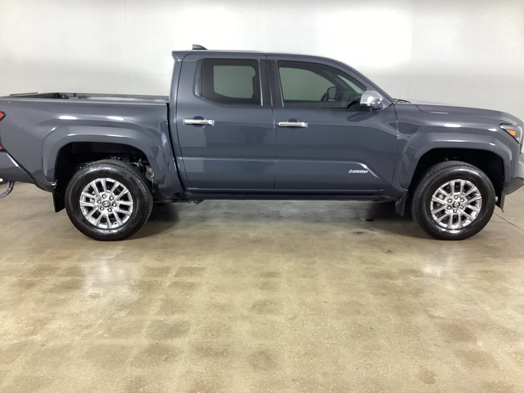 Used 2024 Toyota Tacoma Limited w/ Limited Package (LT) AWD/4WD image 5